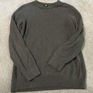 Charcoal Gray Men’s H&M crewneck sweater